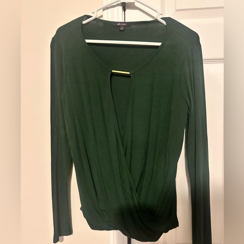 Ella Moss Surplice Blouse -Small

Purchased from South Moon Under